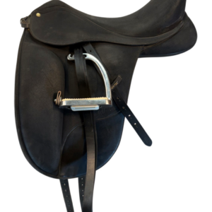 17.5Inch Used Wintec Dressage Saddle Medium Tree Isabell